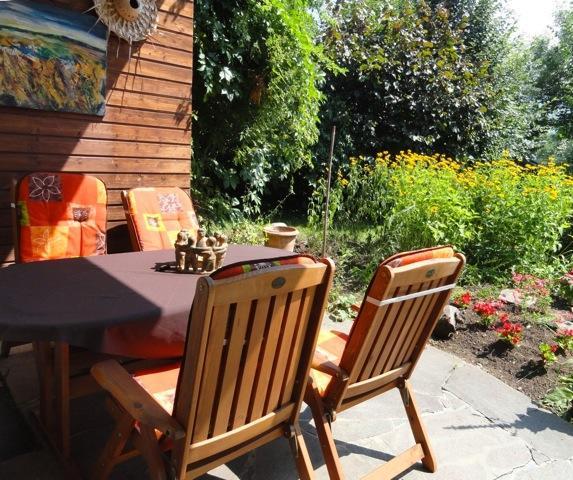 Hunde und Kinder sind in der Gartenwohnung Gretl mit Biotop in Seenähe herzlich willkommen Seeboden am Millstätter See Zimmer foto